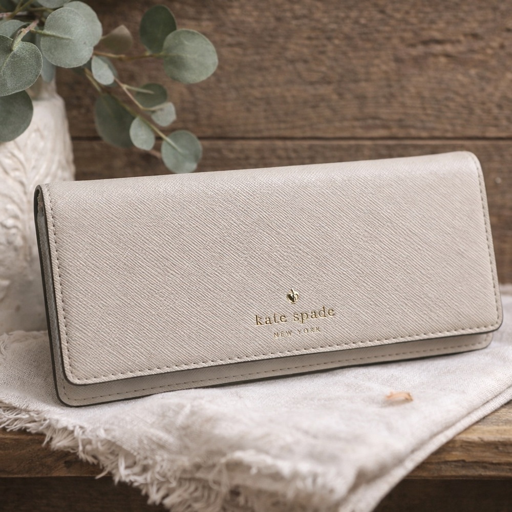 ✨ Kate Spade New York Long Wallet – Neutral Gray Saffiano Leather